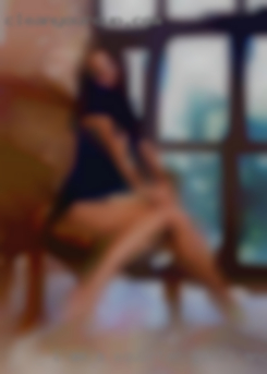 I am a squirter girls and get nasty from Harrison AR.