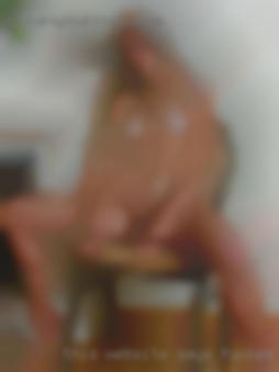 This website says fucked beach rich men not.